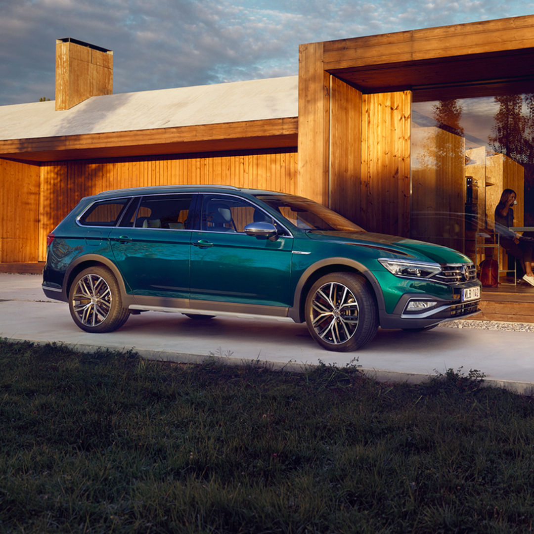 Grön Volkswagen Passat Alltrack