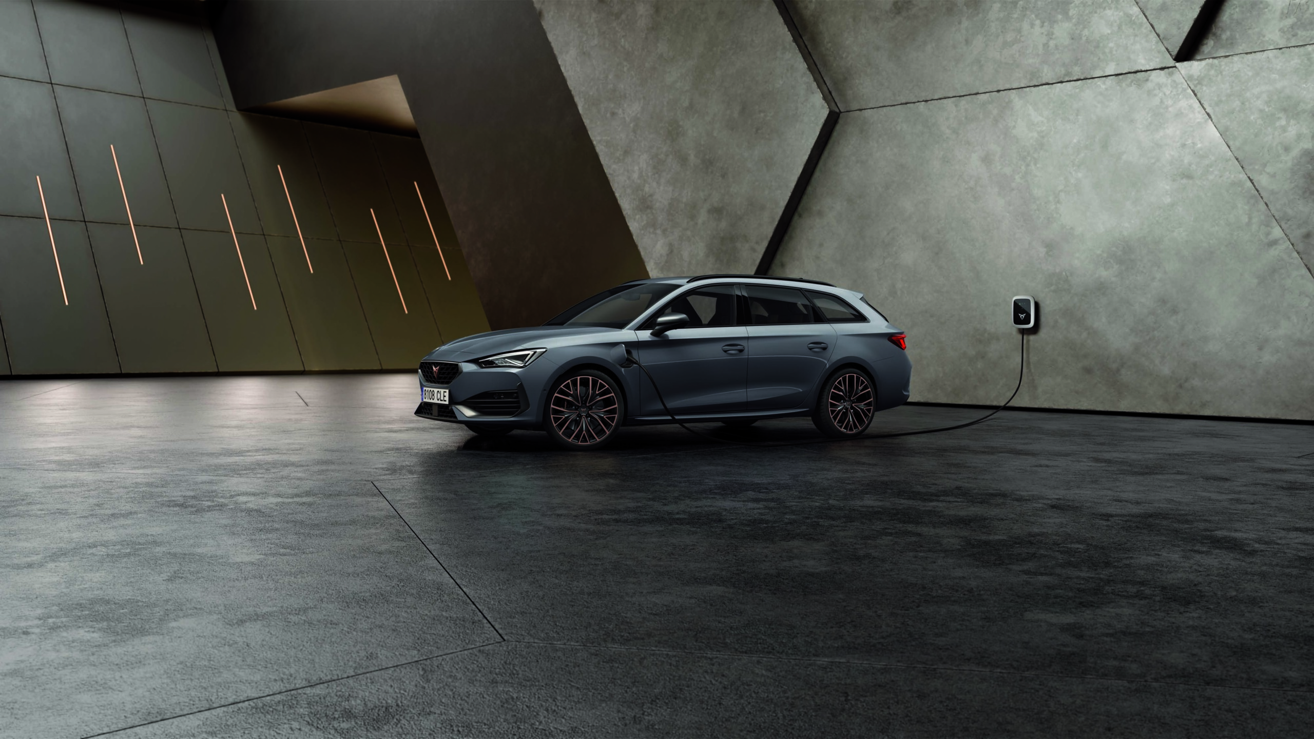 Grå Cupra Leon Sportstourer hybrid