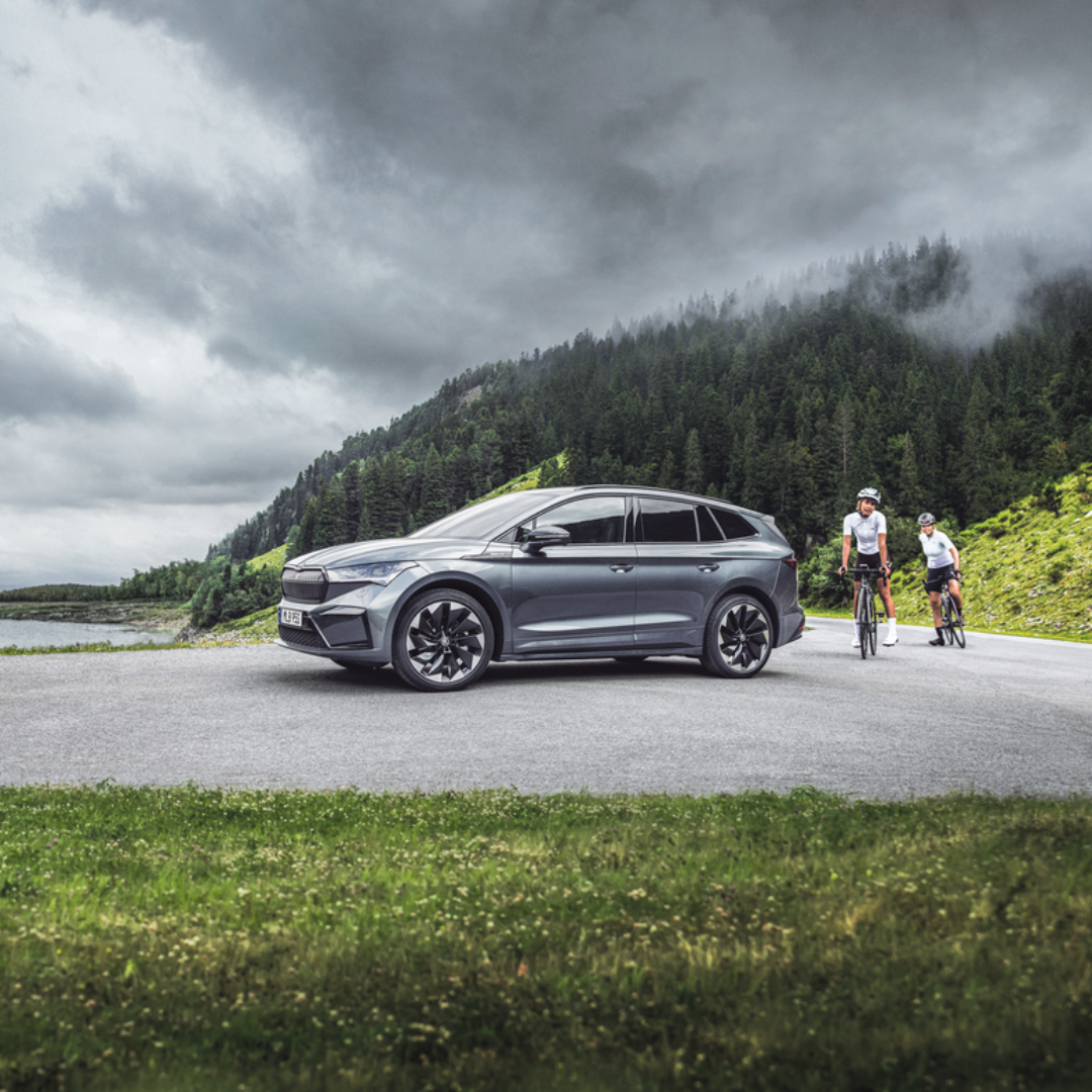 Grå Skoda Enyaq